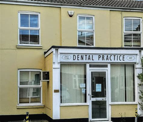 M L Crowe Ipswich Dental Practices